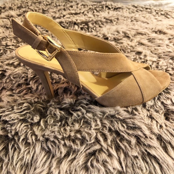 Michael Kors 3in Heel - Picture 2 of 3